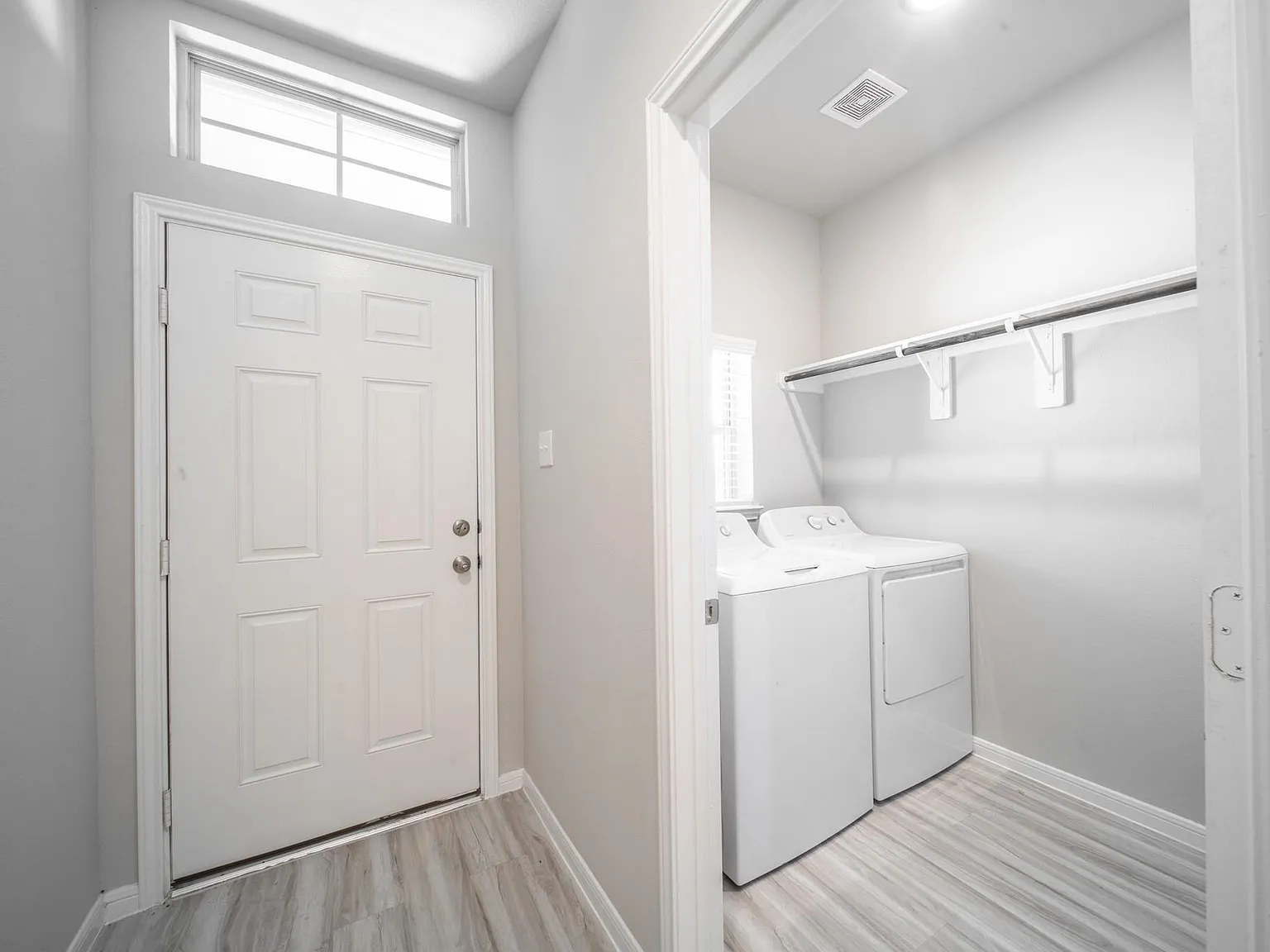 3 bed, 3.5 bath, 1765 sqft, $2,400 — Photo 4