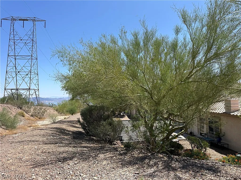 2 bed, 2.0 bath, 1240 sqft, $1,975 — Photo 3