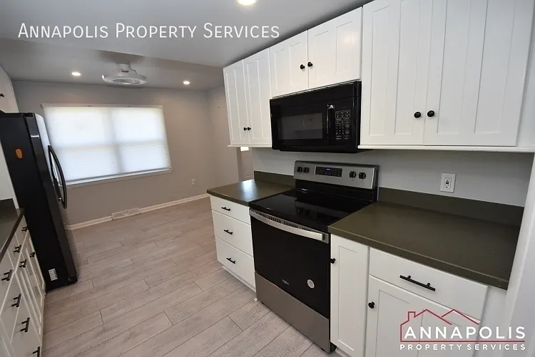 115 Conley Dr — Photo 3