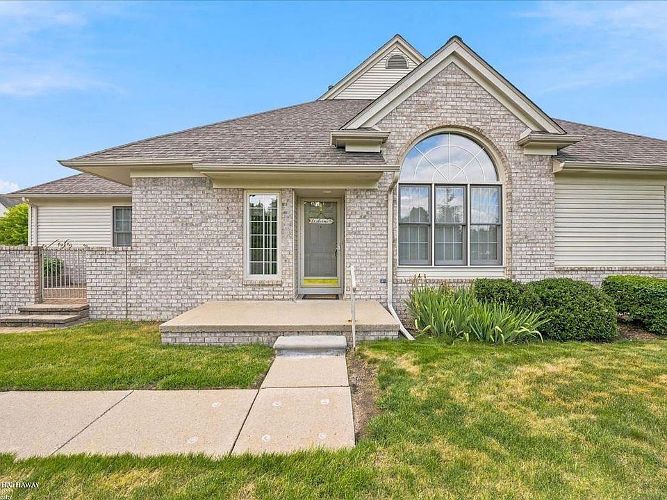 1st image of 13300 Wyndemere Cir