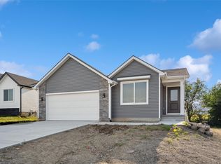 453 Napoli Ave, West Des Moines, IA 50266