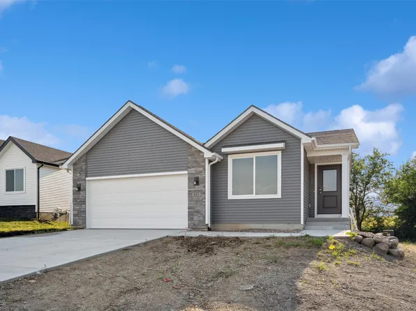 453 Napoli Ave, West Des Moines, IA 50266