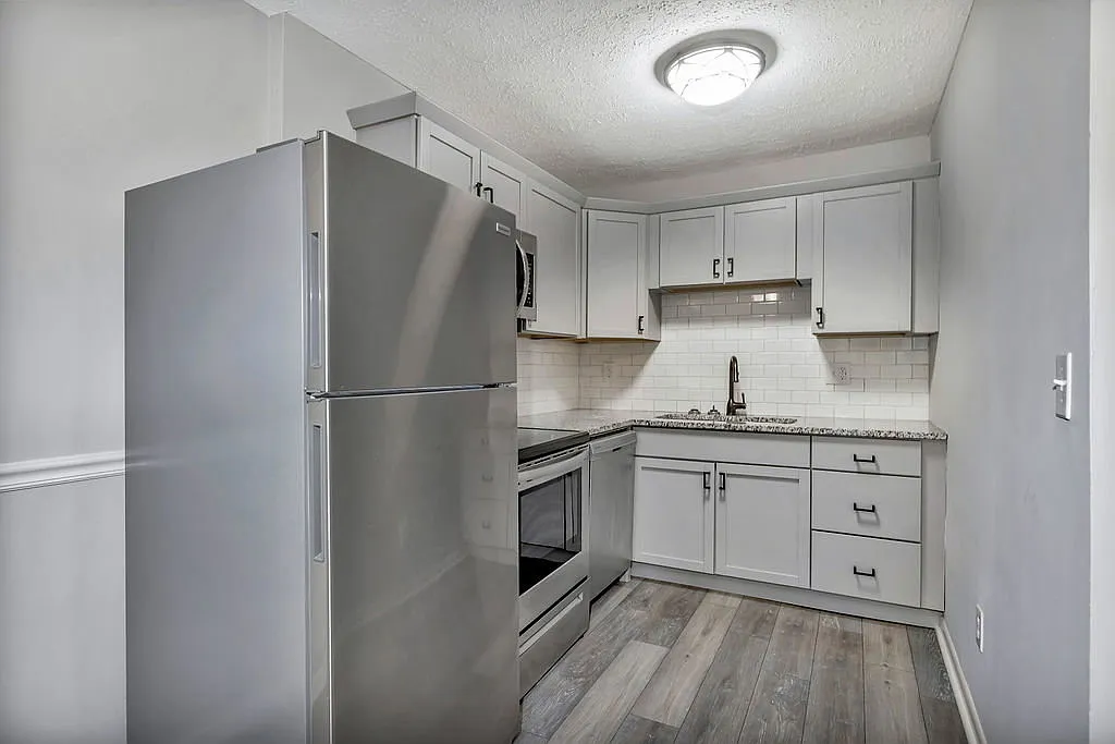 Delta Bend Apartments in Mount Lookout — Photo 1