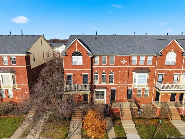 3227 Camden Dr, Troy, MI 48084