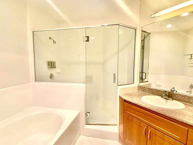 5855 Horton St #412 — Photo 5