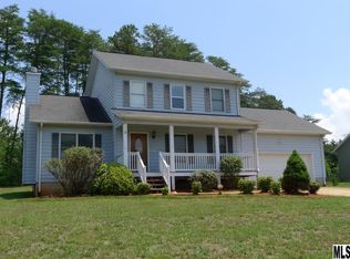 1124 Mulberry Ln, Hickory, NC 28602