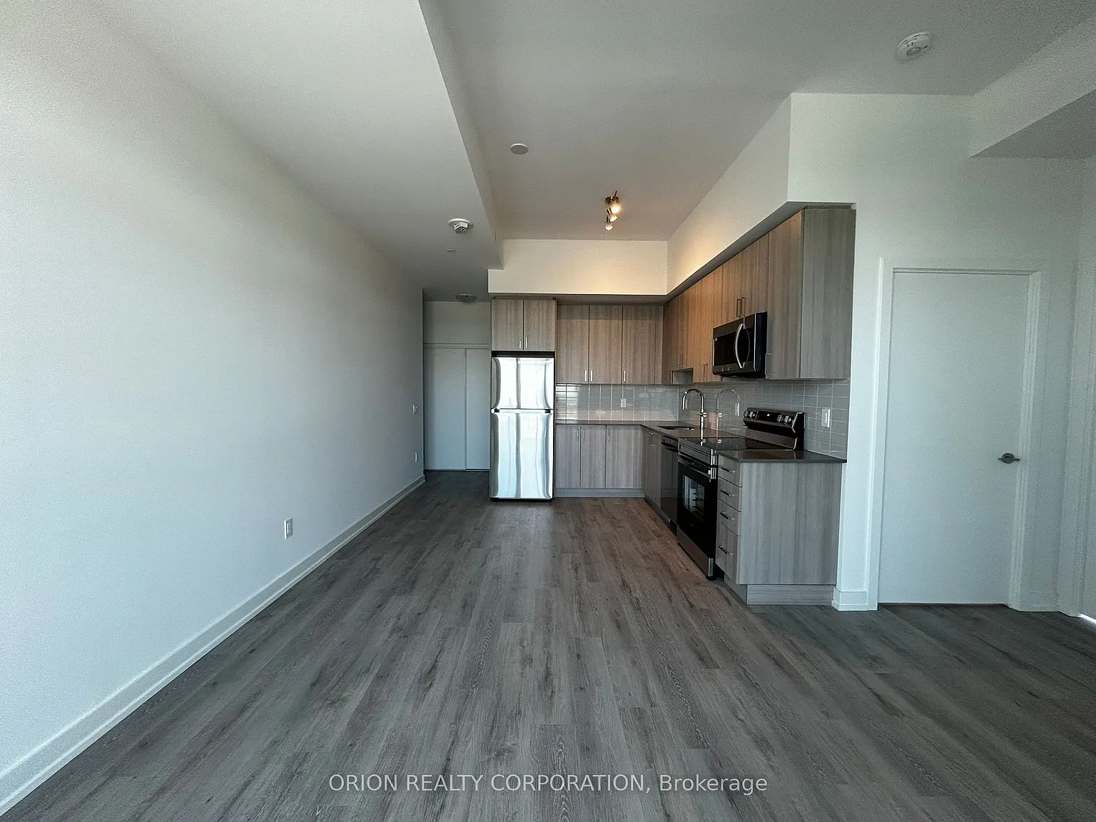 2 bed, $2,800 — Photo 4