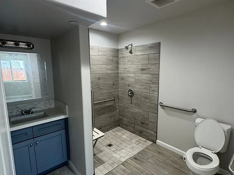 1627 Virginia Ave — Photo 8