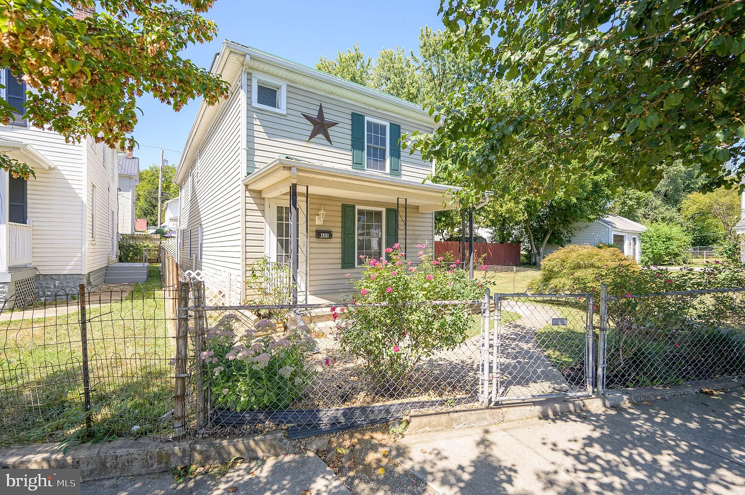 485 Porter Ave photo 1