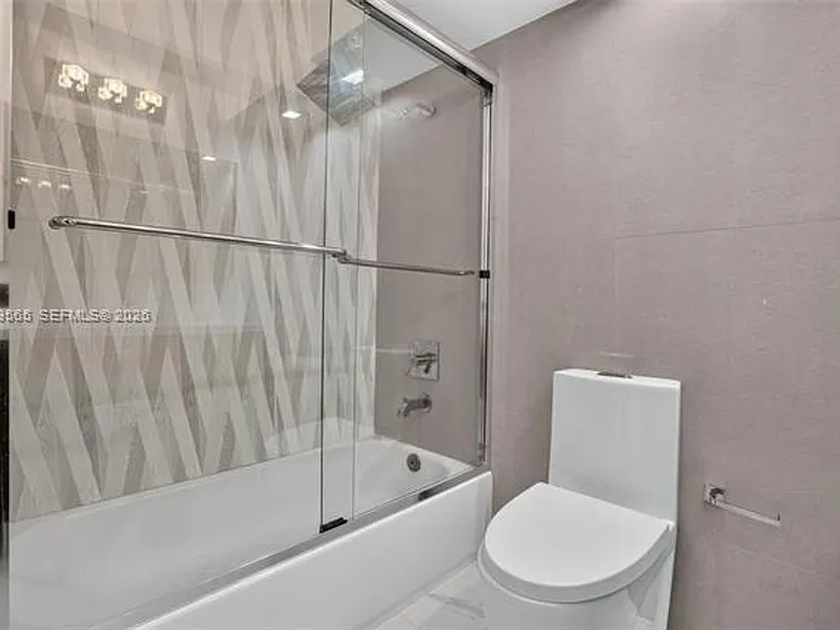 6039 Collins Avenue Cu #1624 — Photo 19