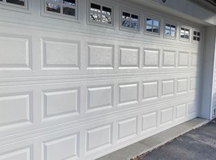 138 Town Center Blvd, Gilberts, IL 60136