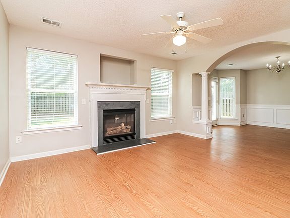 5th image of 57 Darbys Run Ct