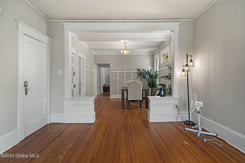 5th image of 815 Myrtle Avenue