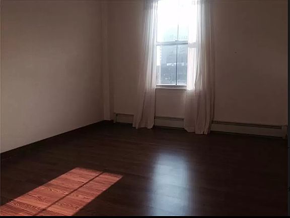 3rd image of 422 Cumberland St #3