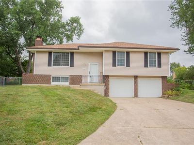 608 Buena Vista Ct, Belton, MO, 64012
