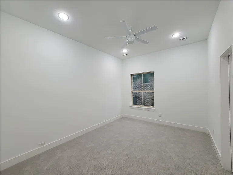 2812 Almanzor Ave — Photo 23