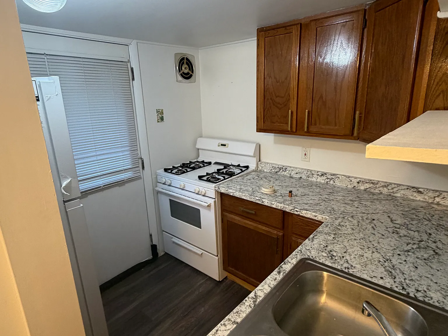 1601 Dexter Ave — Photo 3