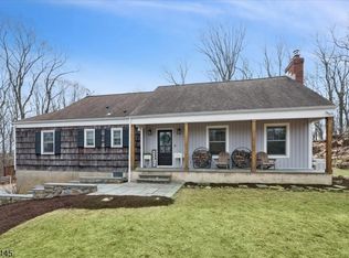 13 Forest View Dr, Washington Twp., NJ 07853