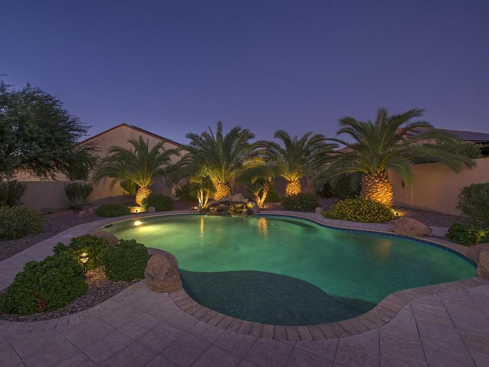 001_Resort Living (1)