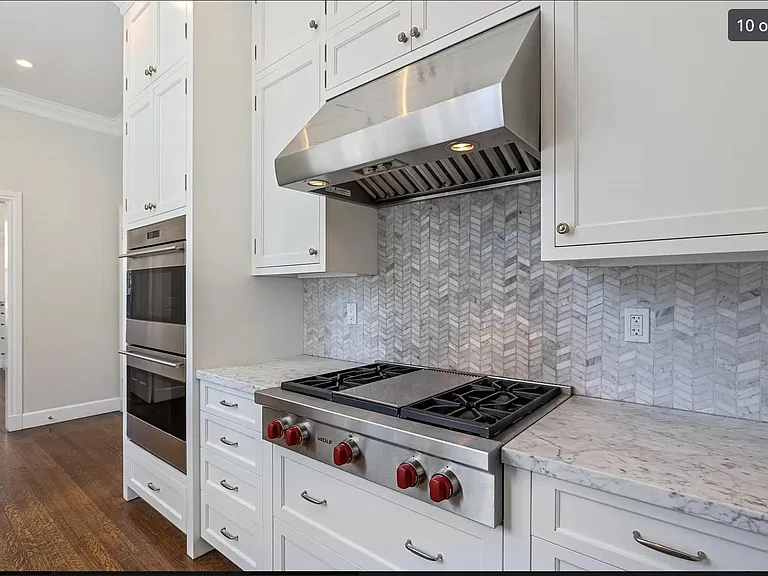 2453 Pacific Ave — Photo 12