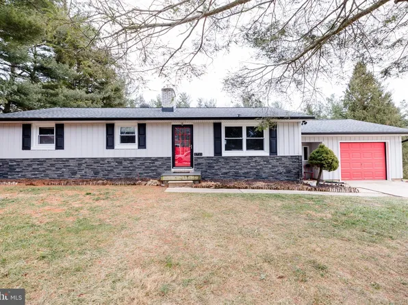 1711 Kempfield Dr, Hampstead, MD 21074