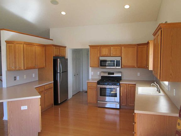 4th image of 3690 Bantam Dr