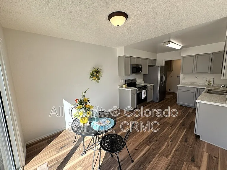 2713 Hearthwood Ln — Photo 5