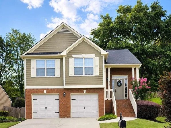 2835 Dominion Walk Ln, Snellville, GA 30078