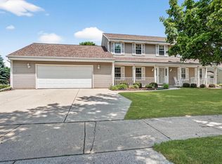 N104W6262 Susan Ln, Cedarburg, WI 53012