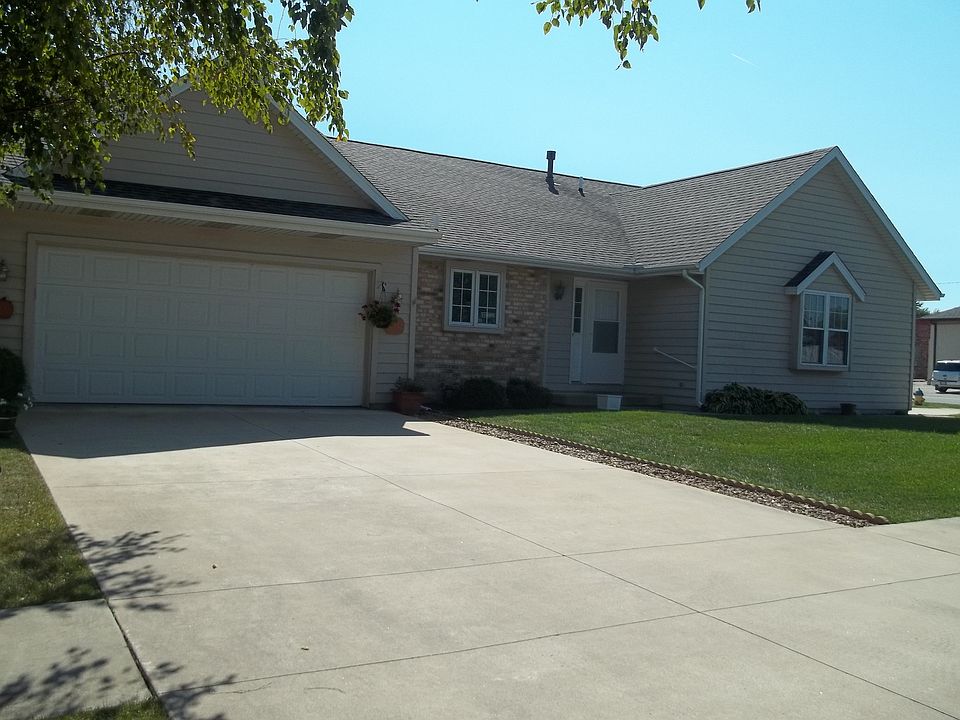 1st image of 100 Dartmouth Dr
