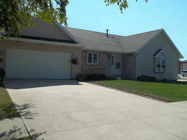 100 Dartmouth Dr, Bourbonnais, IL 60914