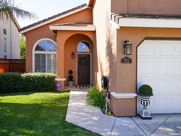 4th image of 751 La Baig Dr
