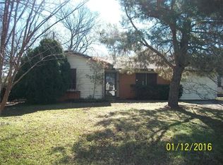 2122 Finley Rd, Irving, TX 75062