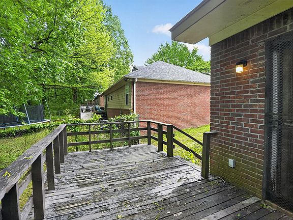 5th image of 2588 Wellons Ave