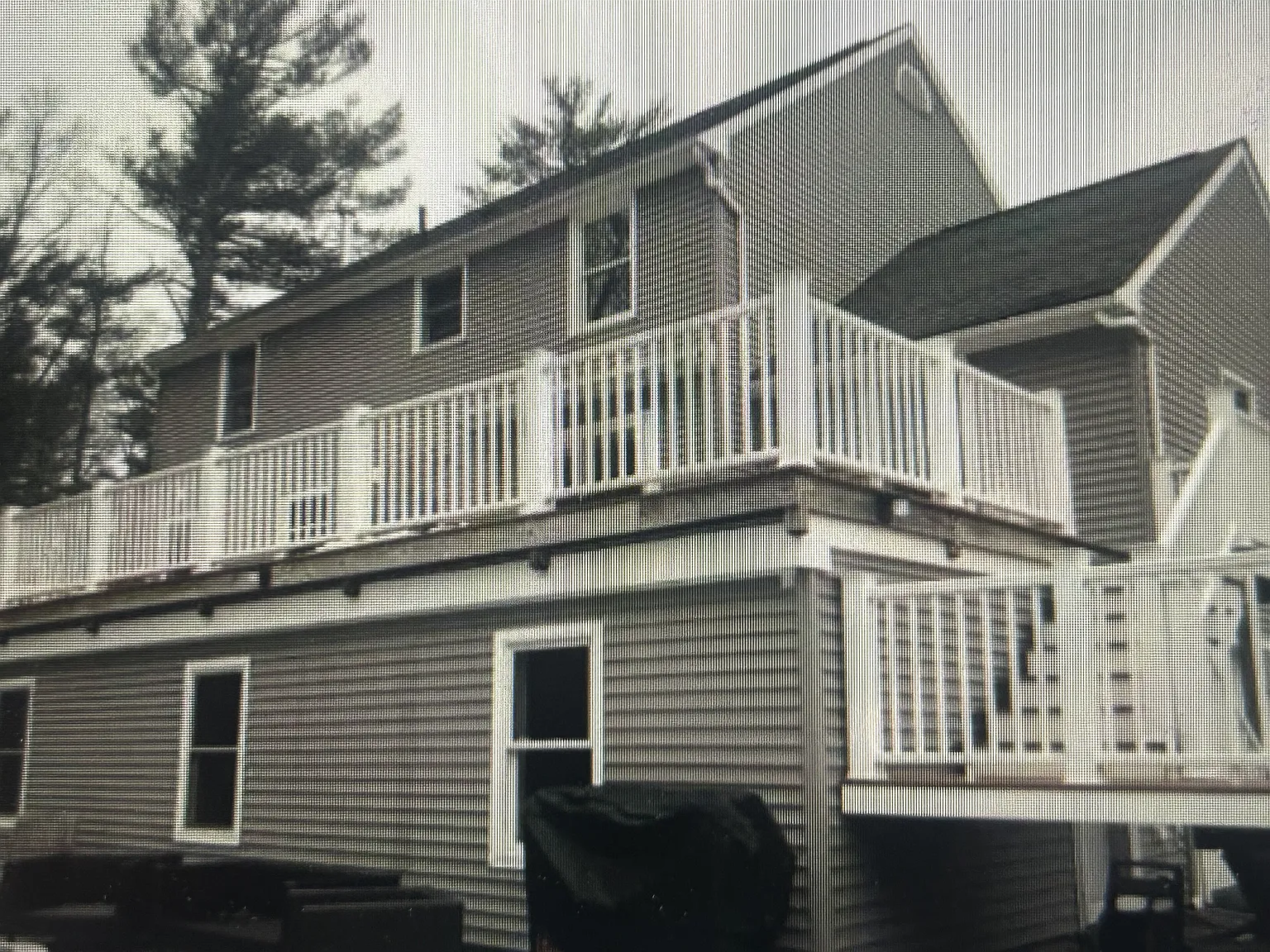 3 bed, 2.5 bath, 2016 sqft, $4,000 — Photo 1
