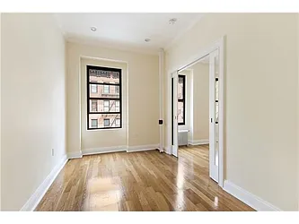 Rented by R New York