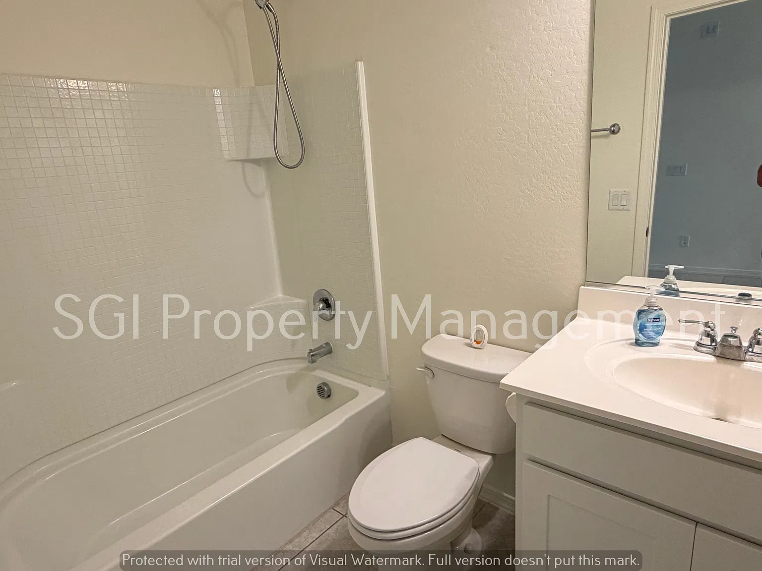 3 Bed home in Mission Royale — Photo 2