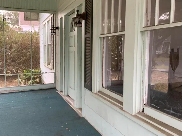 2923 Madison St, Marianna, FL 32446