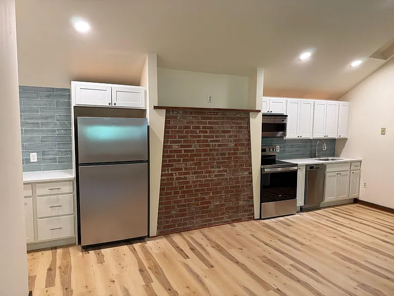 1600 Sunset Ln — Photo 4
