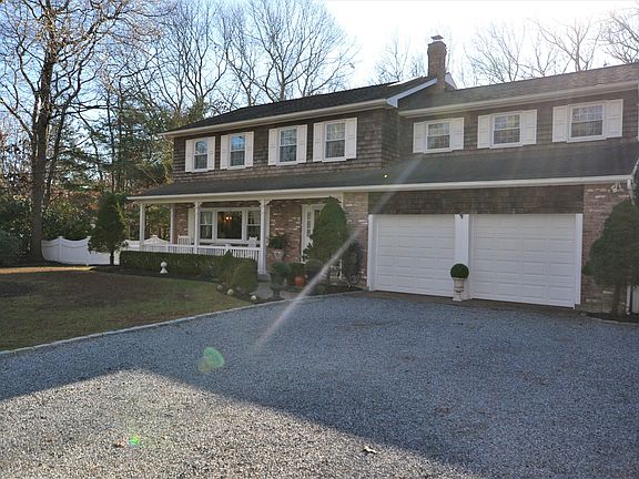 2nd image of 2 Cedar Ln