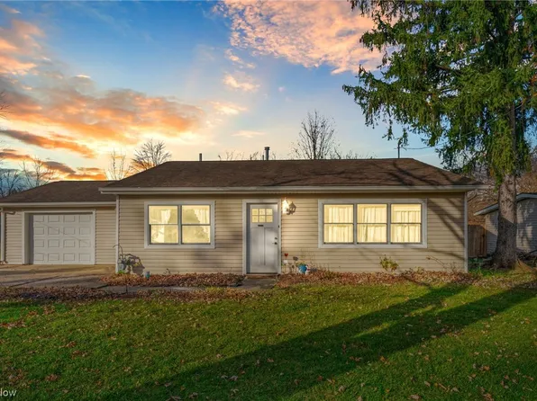 12376 Harmony Dr, Grafton, OH 44044