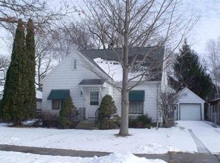 417 8th St, Neenah, WI 54956