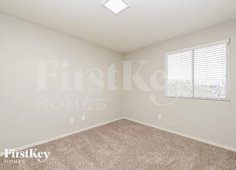 1708 Mizzenmast Ave — Photo 13