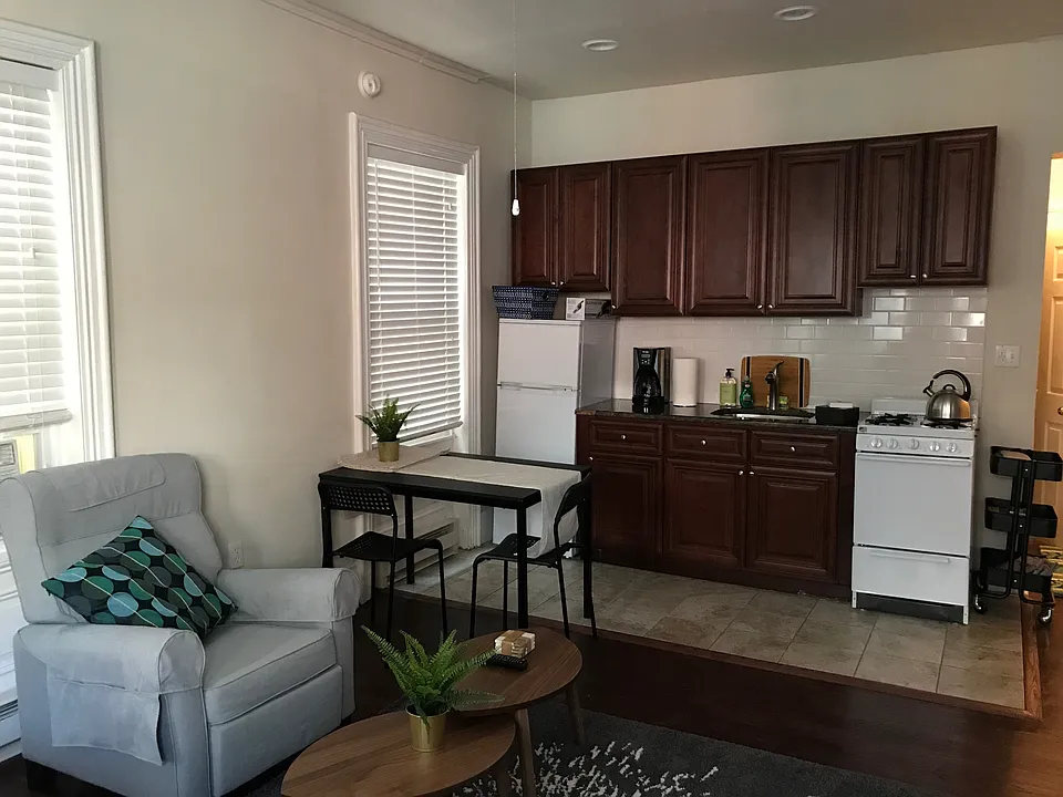 2225 Locust St #1R