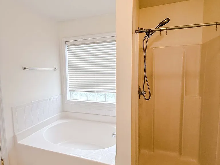 7704 Redwood Ave — Photo 13