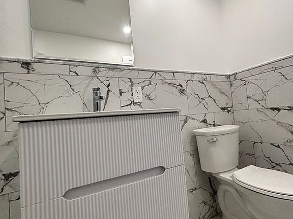 3rd image of 4252 Monticello Ave #1