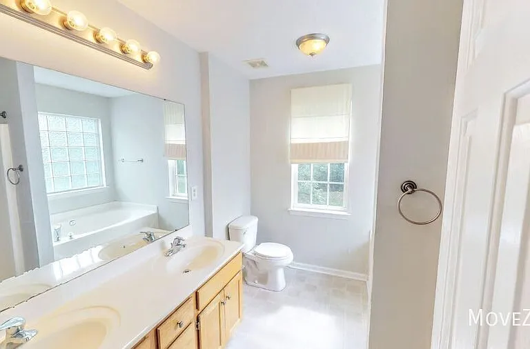 8926 Comstock Ct — Photo 9