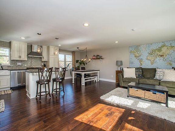 4th image of 1048 Copsewood Dr