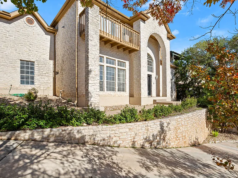 6108 Cape Coral Dr — Photo 2