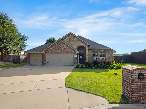 7252 Lake Country Dr, Fort Worth, TX 76179